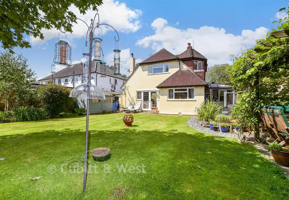 Rear Garden - Brighton Road, Salfords, Surrey - Wards of Kent