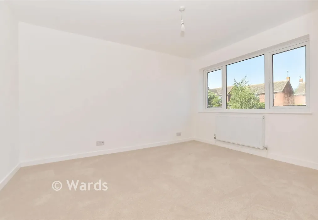 Bedroom 2 - Meadow Walk, Whitstable, Kent - Wards of Kent