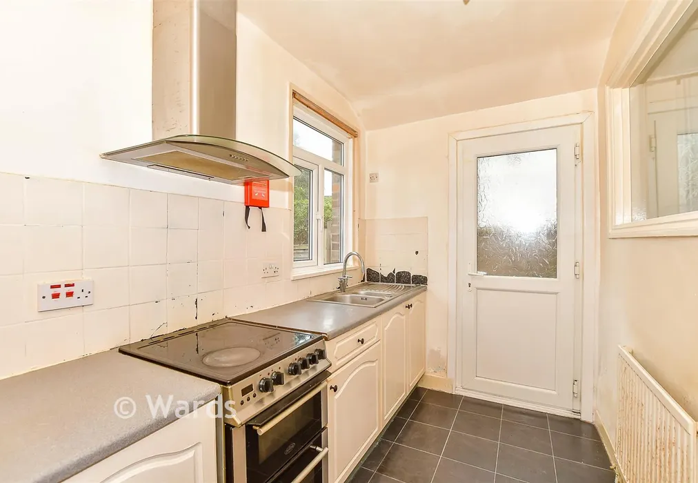 Kitchen - Priory Street, Tonbridge, Kent - Wards of Kent