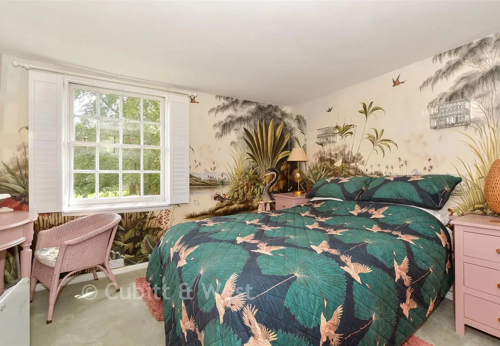 Bedroom 2 - Station Road, Horsham, West Sussex - Wards of Kent