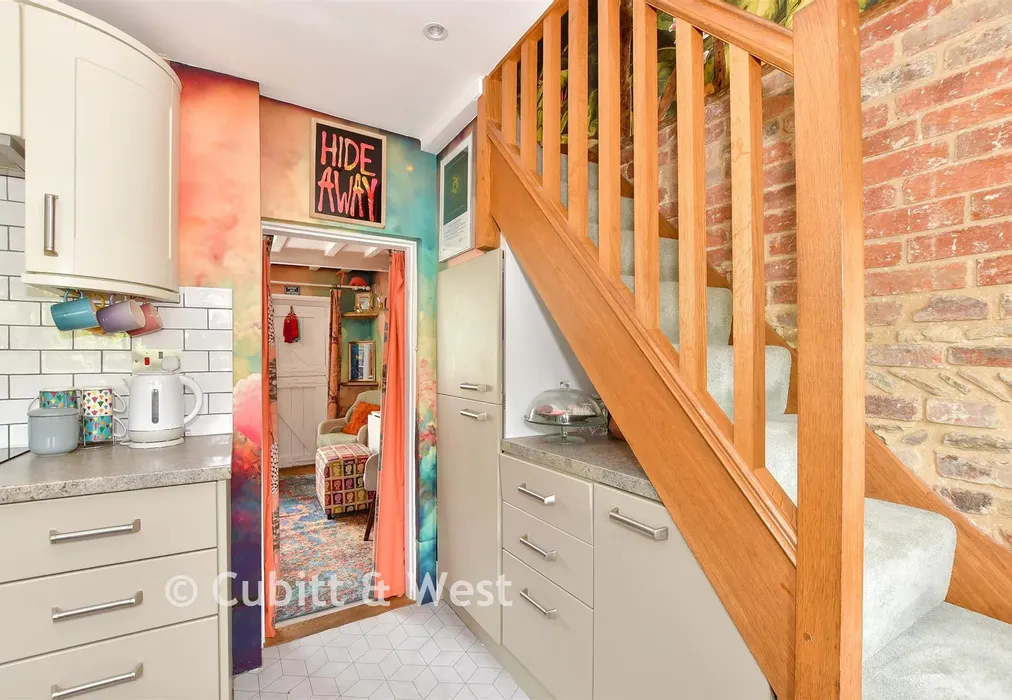 Kitchen - Station Road, Horsham, West Sussex - Wards of Kent