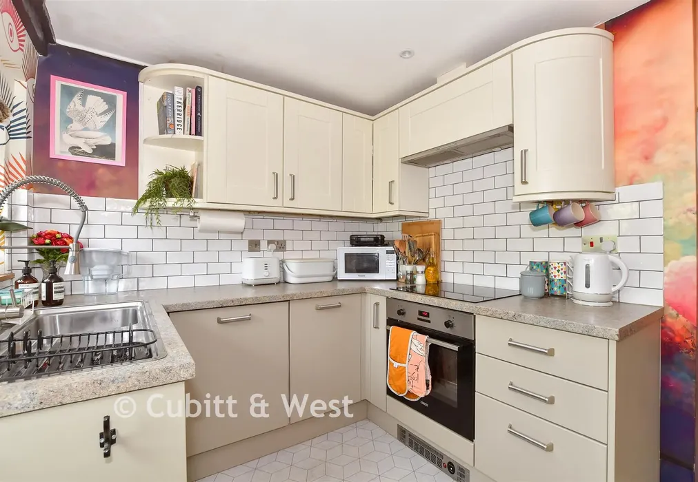 Kitchen - Station Road, Horsham, West Sussex - Wards of Kent