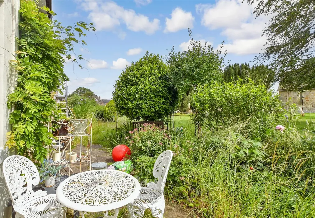 Rear Garden - Station Road, Horsham, West Sussex - Wards of Kent