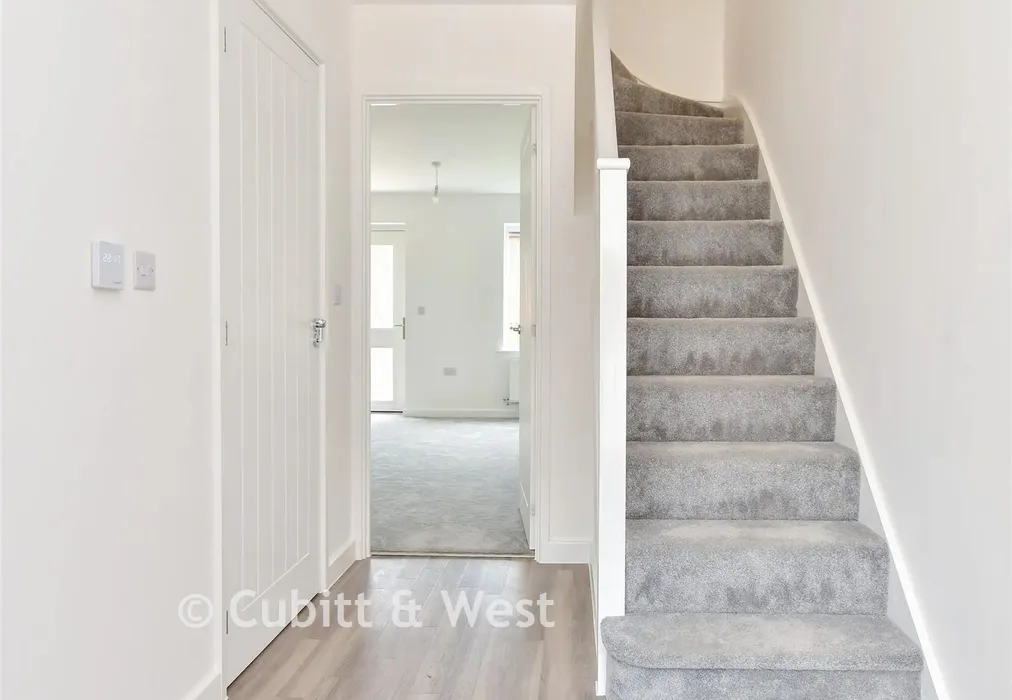 Entrance Hall - Beachhead Grove, Worthing, West Sussex - Wards of Kent