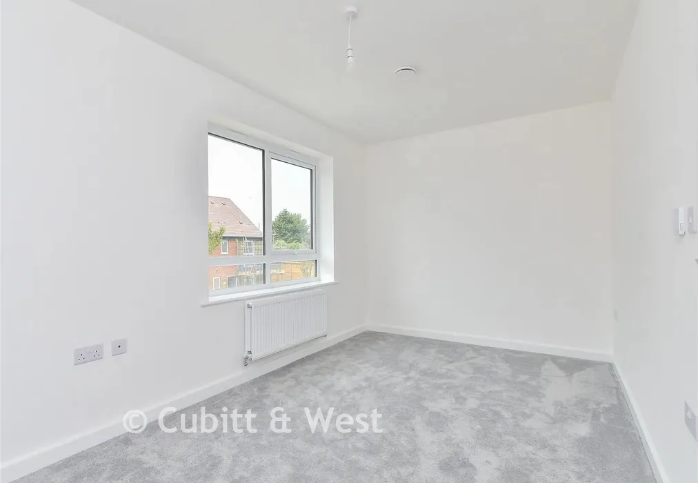 Bedroom 1 - Beachhead Grove, Worthing, West Sussex - Wards of Kent