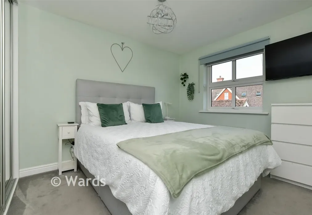 Bedroom 1 - Thorne Road, Minster, Kent - Wards of Kent