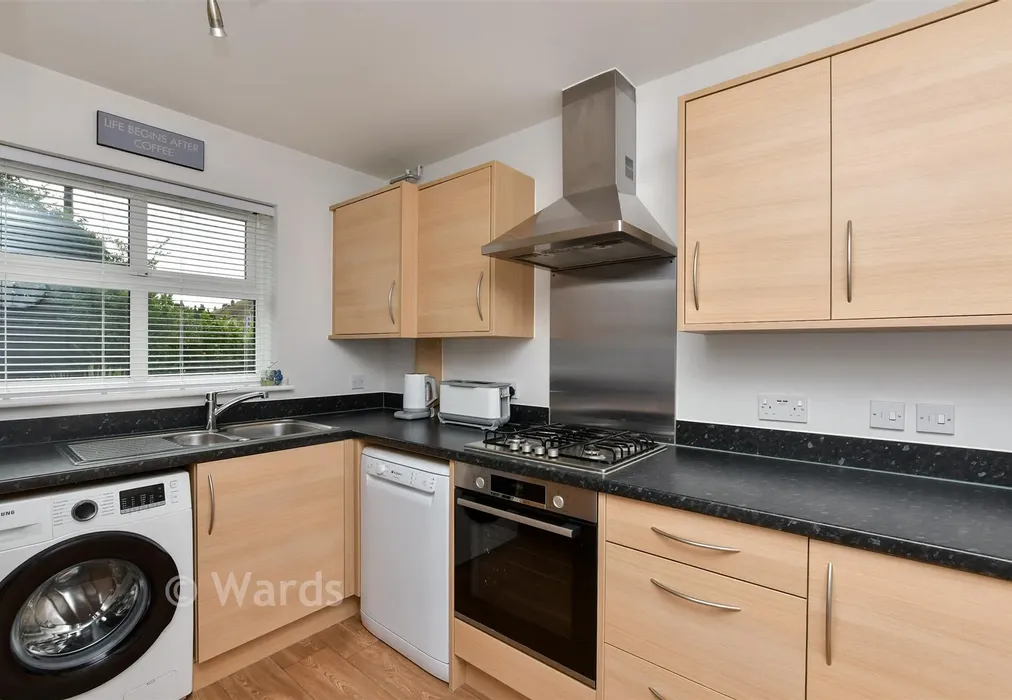 Kitchen - Thorne Road, Minster, Kent - Wards of Kent