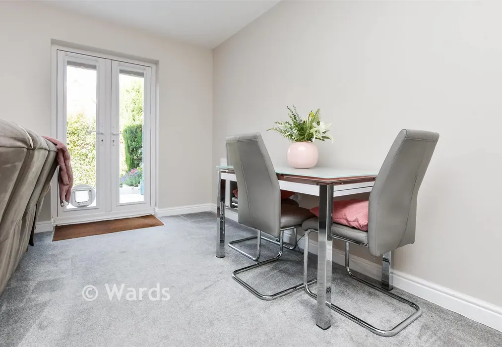 Lounge/Diner - Thorne Road, Minster, Kent - Wards of Kent