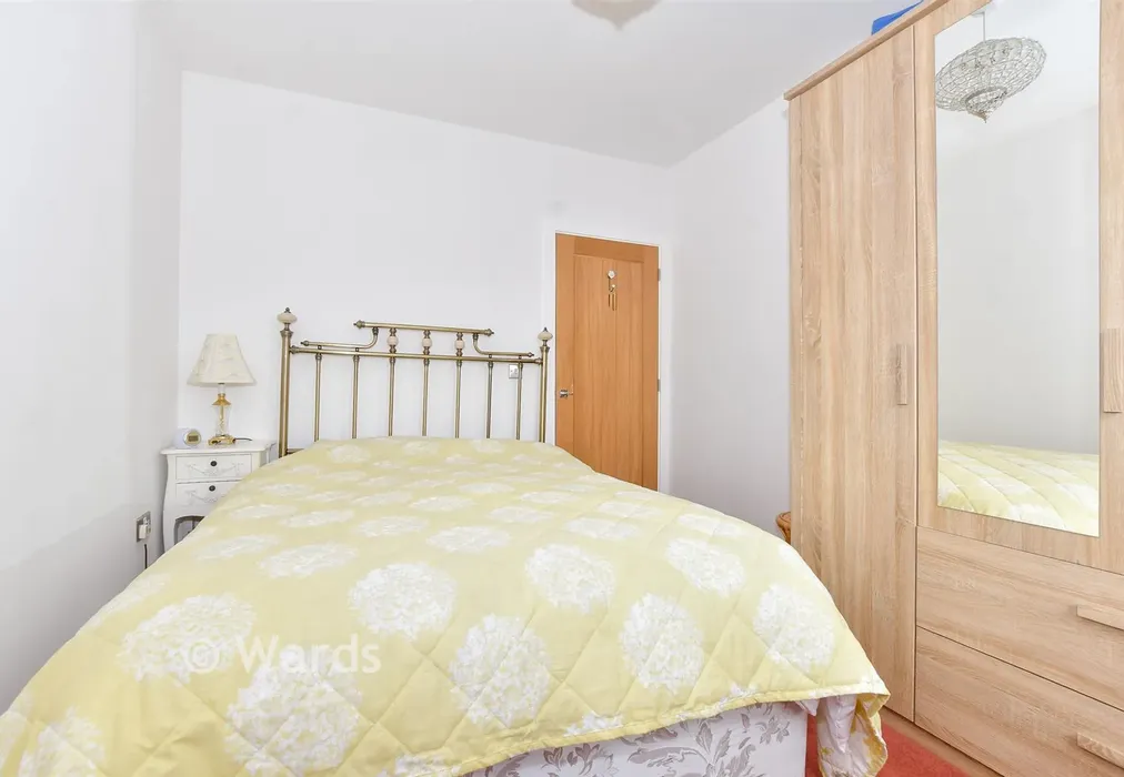 Bedroom 2 - Brewers Close, Lydd, Kent - Wards of Kent
