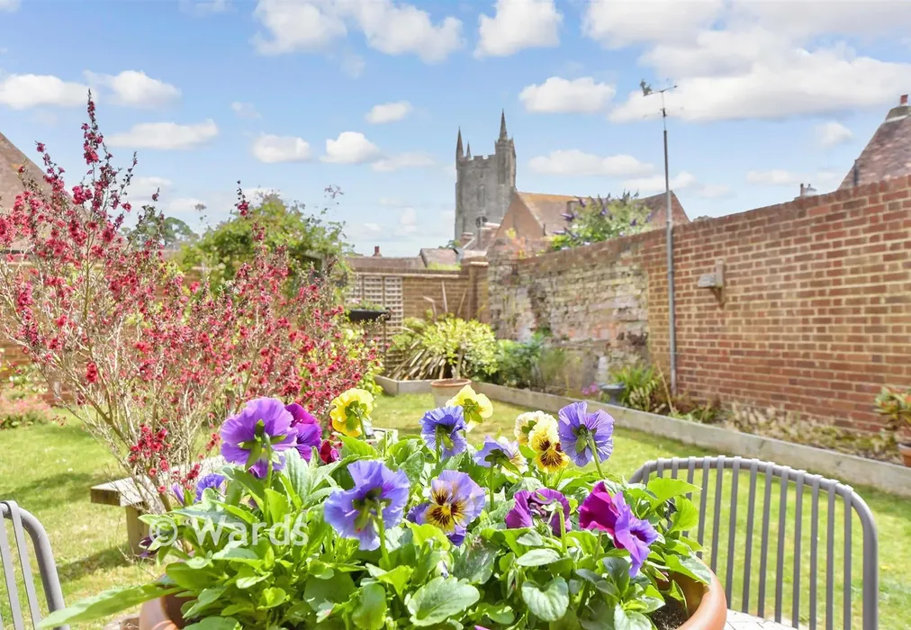 External Lifestyle Photograph - Brewers Close, Lydd, Kent - Wards of Kent