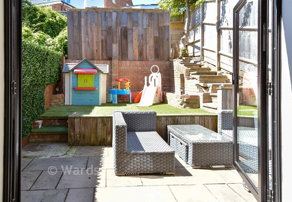 Internal Lifestyle Photograph - Shanklin Close, Walderslade, Chatham, Kent - Wards of Kent