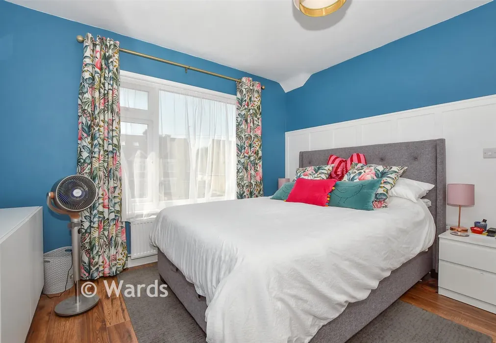 Bedroom 1 - Plains Avenue, Maidstone, Kent - Wards of Kent