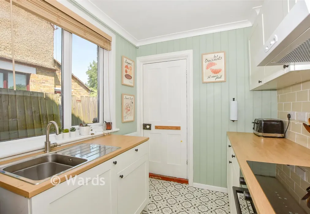Kitchen - Plains Avenue, Maidstone, Kent - Wards of Kent