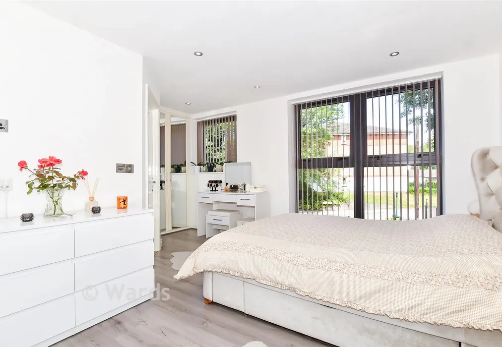 Bedroom 1 - Clifford Way, Maidstone, Kent - Wards of Kent