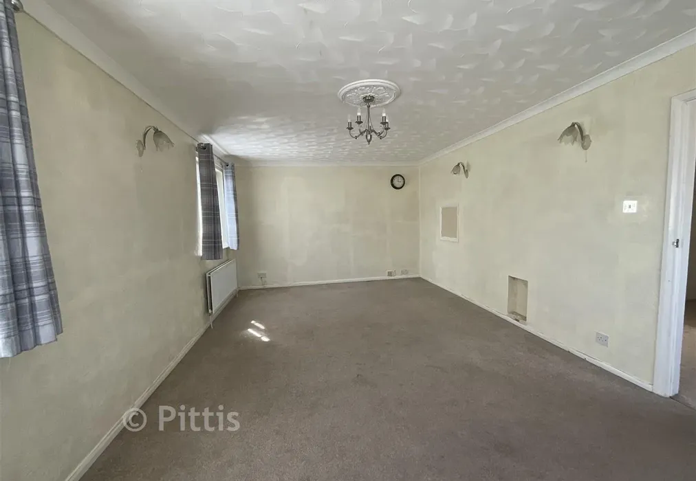 Lounge - Nicholas Close, Brading, Isle of Wight - Wards of Kent