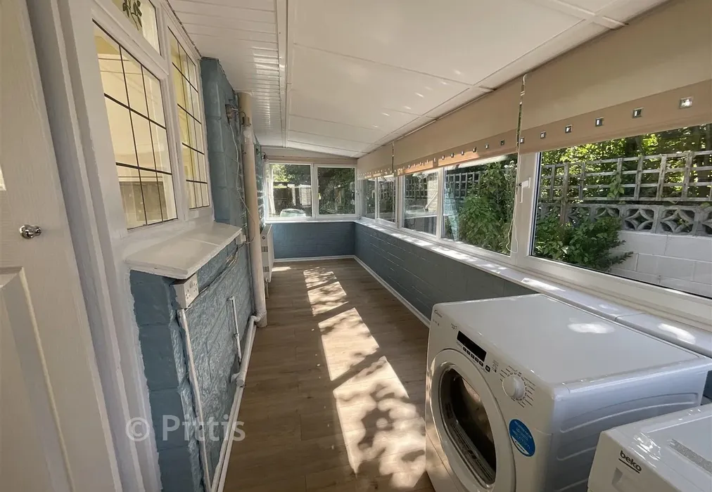 Conservatory - Nicholas Close, Brading, Isle of Wight - Wards of Kent