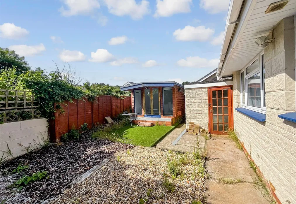 Rear Garden - Nicholas Close, Brading, Isle of Wight - Wards of Kent