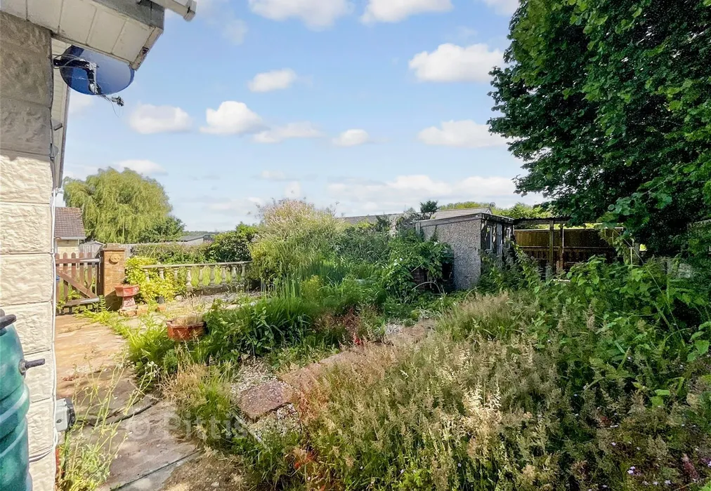 Rear Garden - Nicholas Close, Brading, Isle of Wight - Wards of Kent