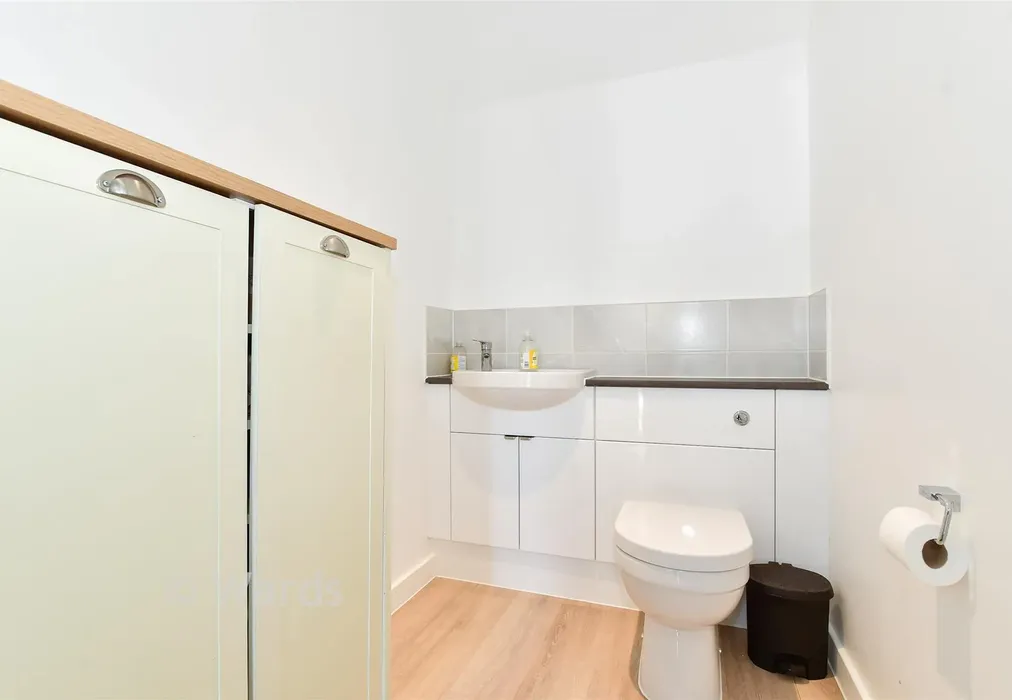 Cloakroom - Green Horse Grove, Maidstone, Kent - Wards of Kent