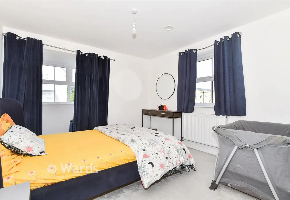 Bedroom 1 - Green Horse Grove, Maidstone, Kent - Wards of Kent