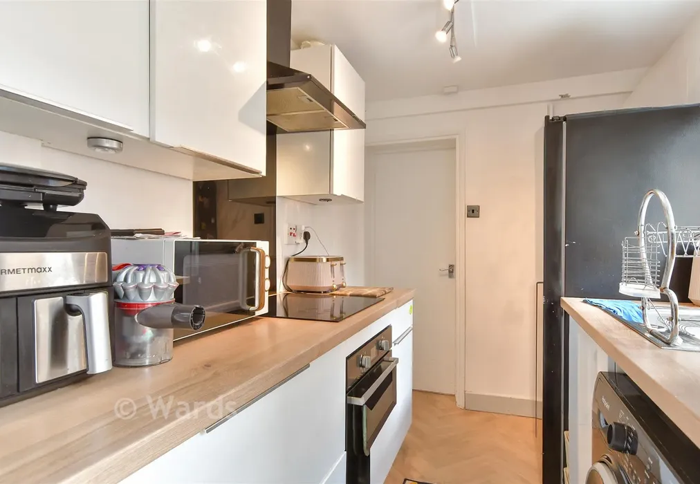 Kitchen - Cross Street, Strood, Rochester, Kent - Wards of Kent