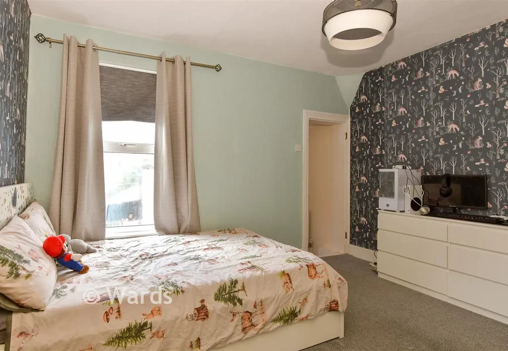 Bedroom 2 - Cross Street, Strood, Rochester, Kent - Wards of Kent