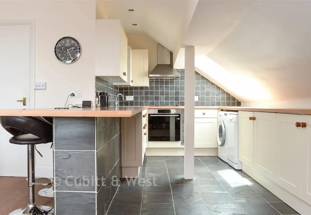 Internal Lifestyle Photograph - Upper Bridge Road, Redhill, Surrey - Wards of Kent