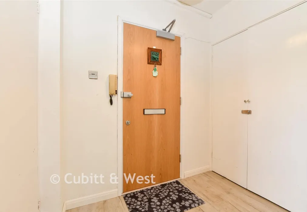 Entrance Hall - Audley Place, Sutton, Surrey - Wards of Kent