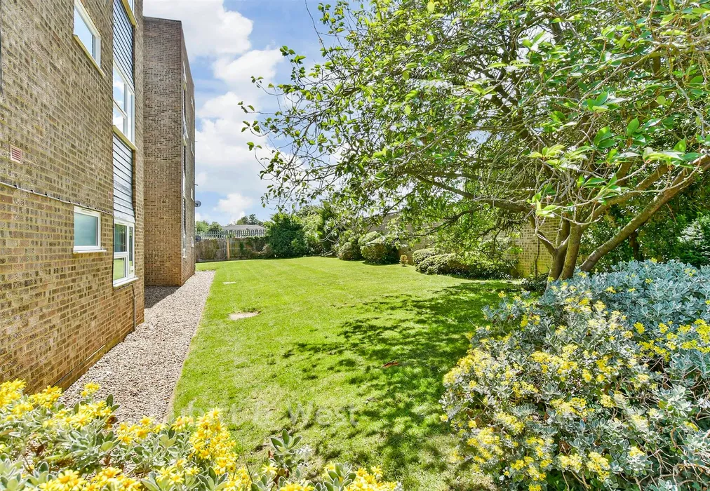 Communal Gardens - Audley Place, Sutton, Surrey - Wards of Kent