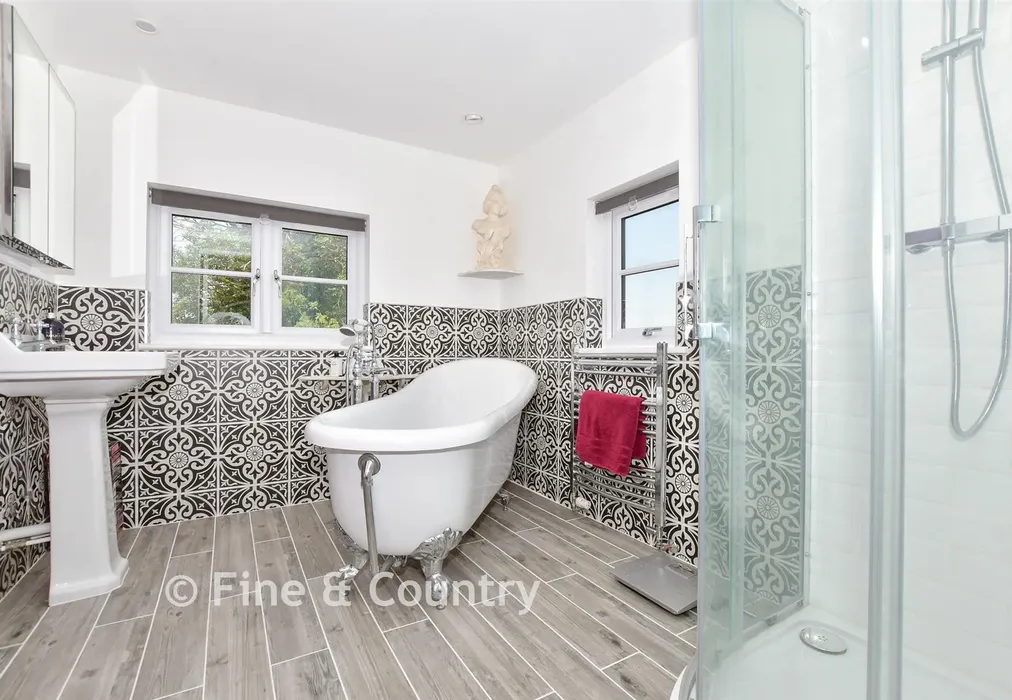 Bathroom - North Elham, North Elham, Kent - Wards of Kent