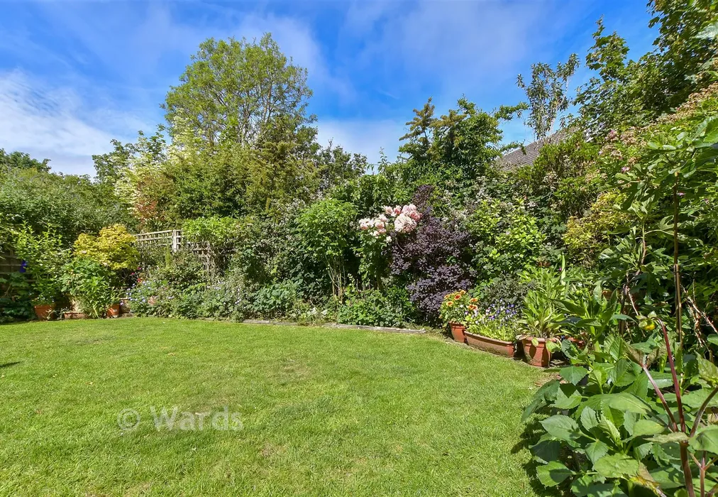 Rear Garden - Sharps Field, Headcorn, Ashford, Kent - Wards of Kent