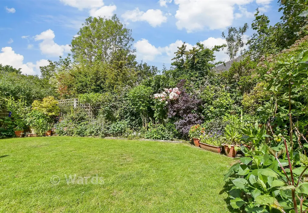 Rear Garden - Sharps Field, Headcorn, Ashford, Kent - Wards of Kent