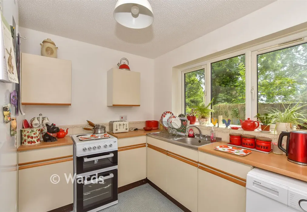 Kitchen - Bramley Close, Brabourne Lees, Kent - Wards of Kent