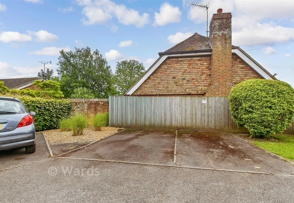 Driveway/Parking - Bramley Close, Brabourne Lees, Kent - Wards of Kent