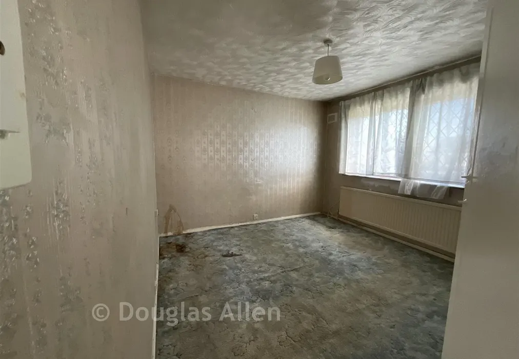 Bedroom - Carlisle Gardens, Ilford, Essex - Wards of Kent