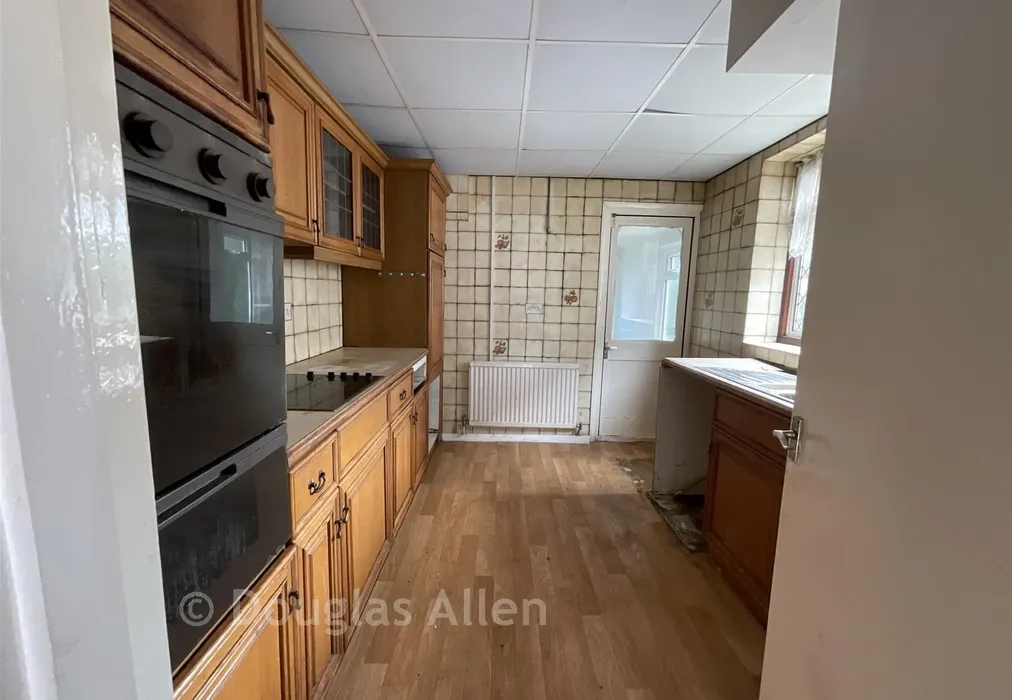 Kitchen - Carlisle Gardens, Ilford, Essex - Wards of Kent