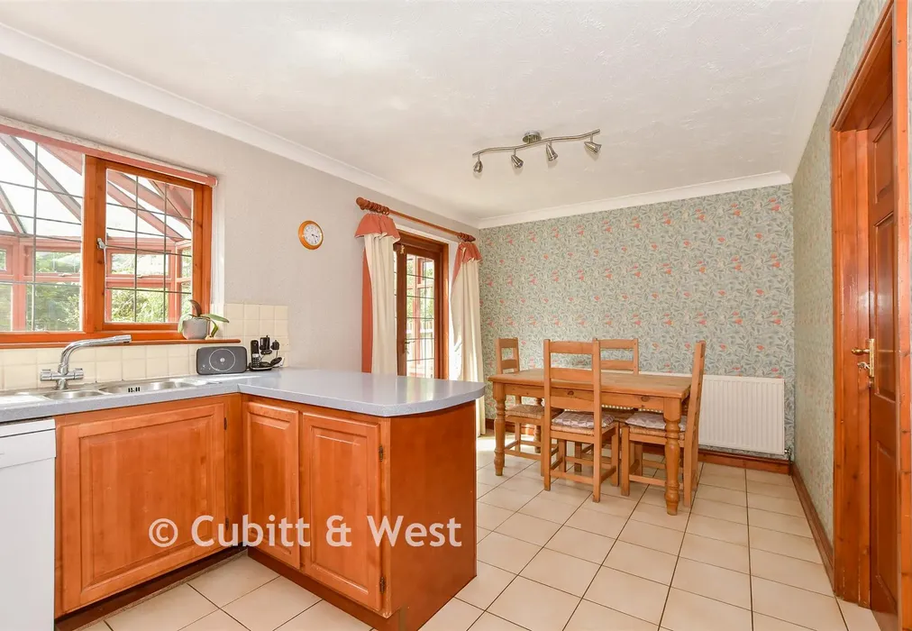 Kitchen - Chapel Lane, Forest Row, East Sussex - Wards of Kent