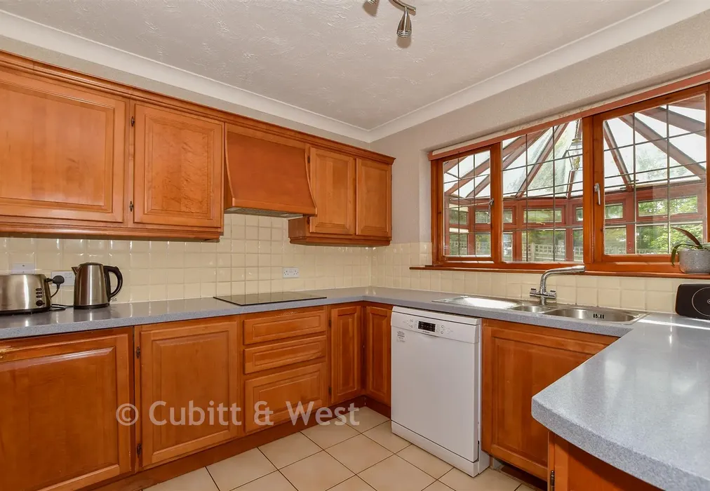 Kitchen - Chapel Lane, Forest Row, East Sussex - Wards of Kent