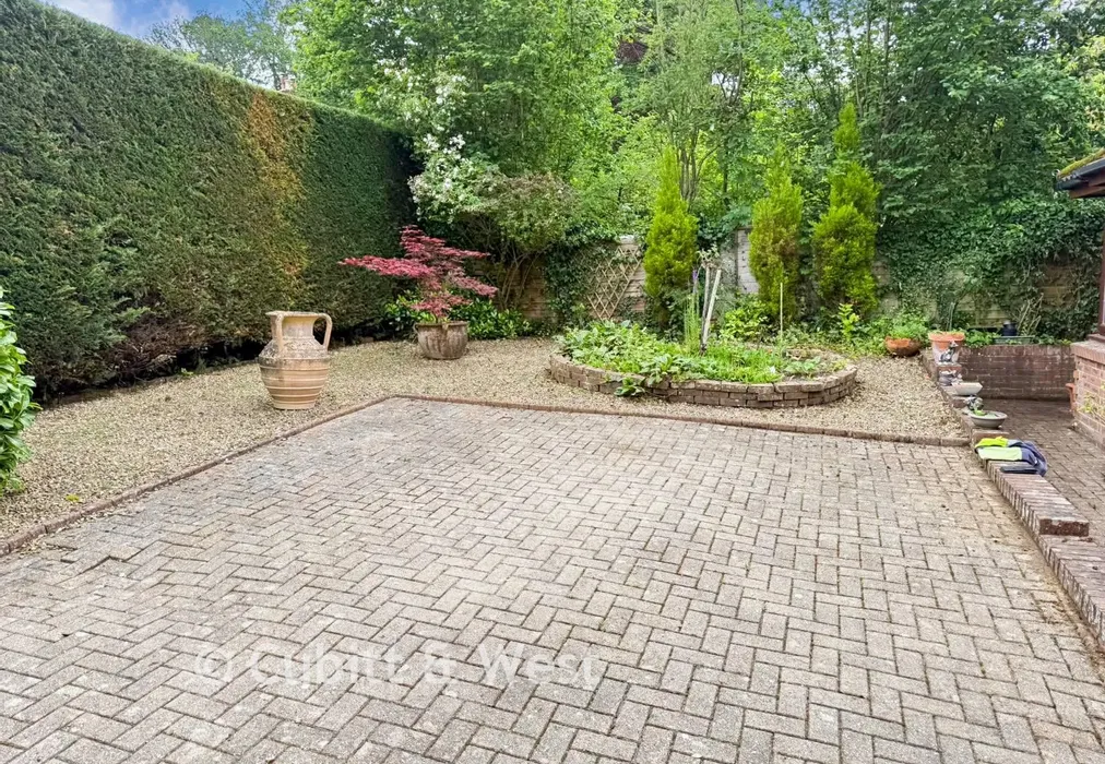 Driveway/Parking - Chapel Lane, Forest Row, East Sussex - Wards of Kent