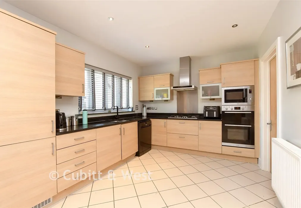 Kitchen/Diner - Copthorne Road, Felbridge, West Sussex - Wards of Kent