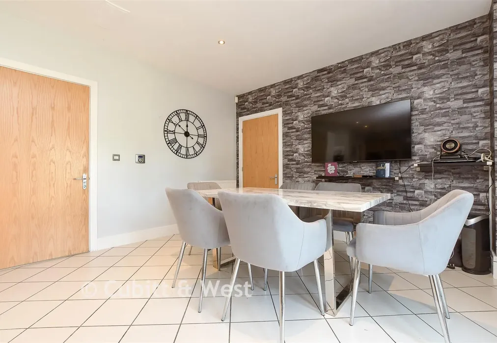 Kitchen/Diner - Copthorne Road, Felbridge, West Sussex - Wards of Kent