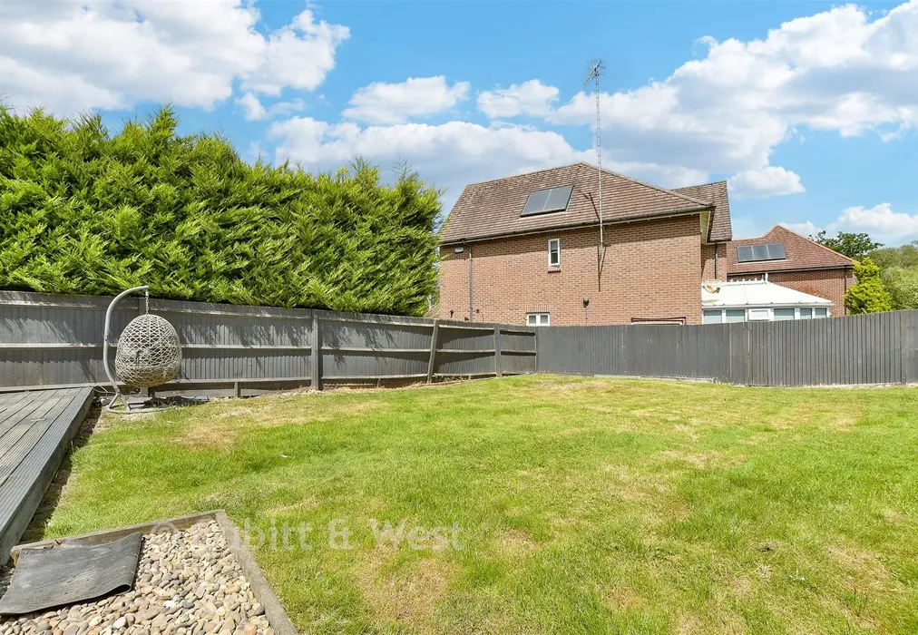 Rear Garden - Copthorne Road, Felbridge, West Sussex - Wards of Kent