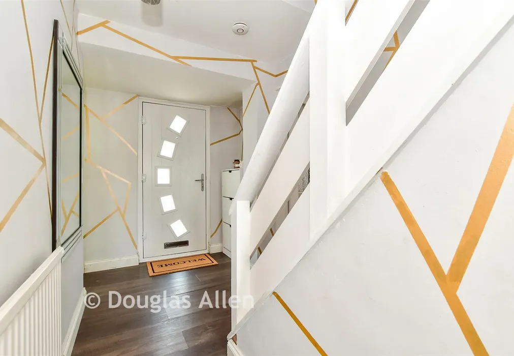 Hallway - Devonshire Road, Basildon, Essex - Wards of Kent