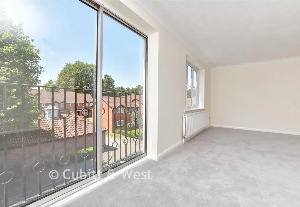 Internal Lifestyle Photograph - Basing Road, Banstead, Surrey - Wards of Kent