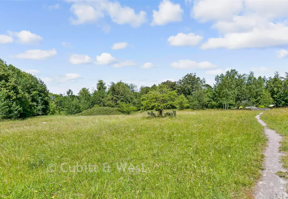 Surrounding Area - Basing Road, Banstead, Surrey - Wards of Kent