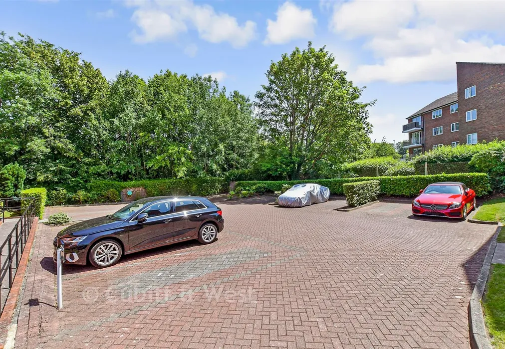 Driveway/Parking - Basing Road, Banstead, Surrey - Wards of Kent