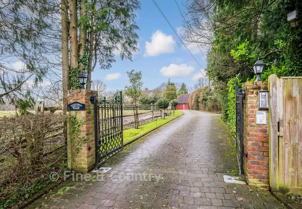 Driveway - Brightling Road, Robertsbridge, East Sussex - Wards of Kent