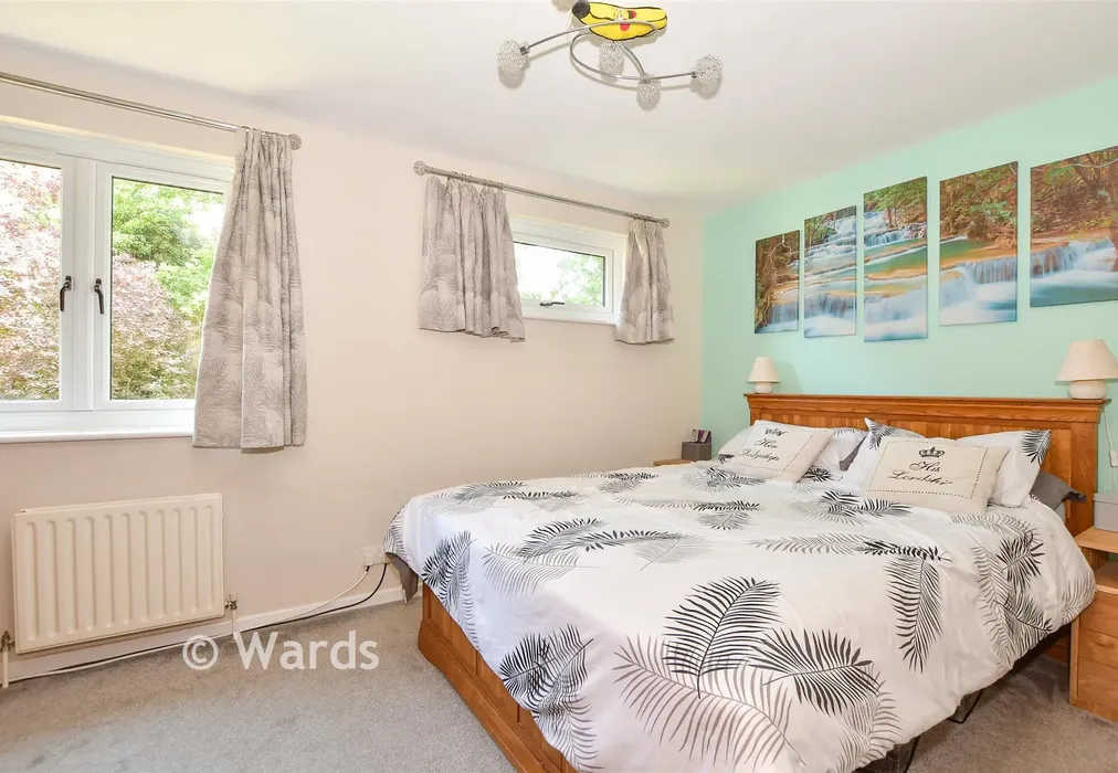 Bedroom 1 - Highview, Meopham, Kent - Wards of Kent