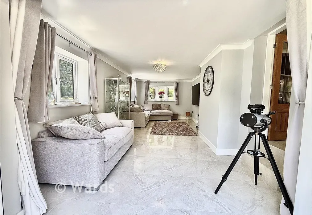 Lounge - Ridge Lane, Meopham, Gravesend, Kent - Wards of Kent