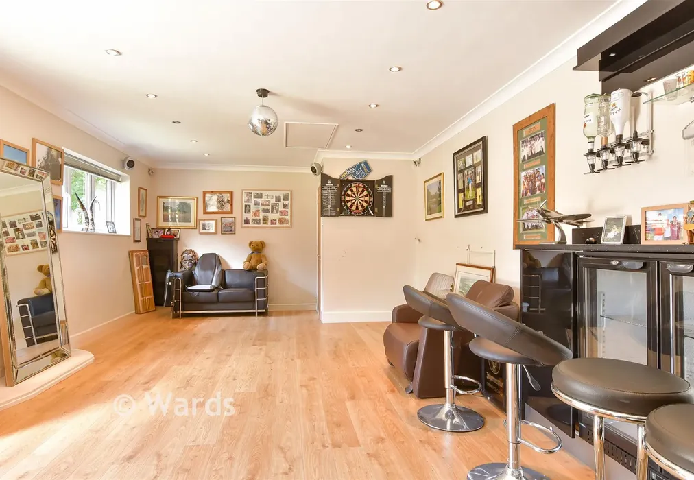 Games Room/Bar - Ridge Lane, Meopham, Gravesend, Kent - Wards of Kent
